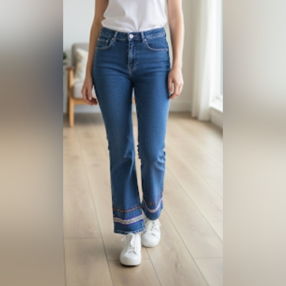 NEVADA Hippie Jeans with Embroidered Hem Size 24